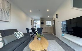 Parkside Retreat - 3 Beds -Sleeps 6 Near Westfield