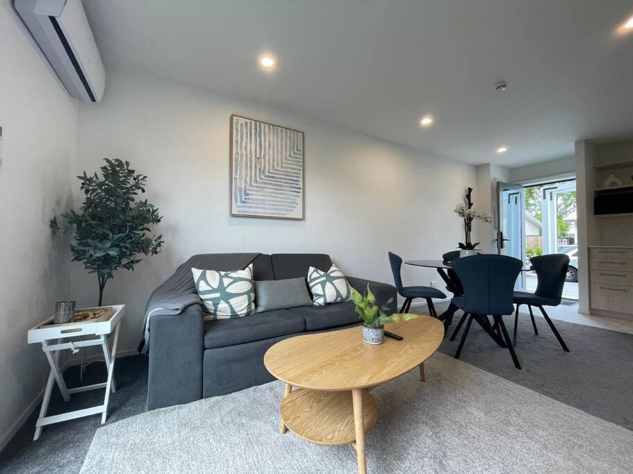 Parkside Retreat - 3 Beds -Sleeps 6 Near Westfield Villa Christchurch Exterior photo