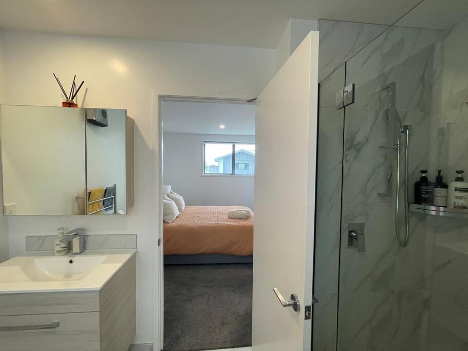 Parkside Retreat - 3 Beds -Sleeps 6 Near Westfield Villa Christchurch Exterior photo