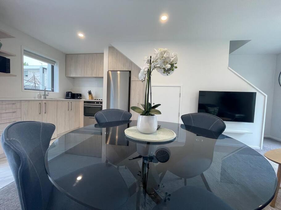Parkside Retreat - 3 Beds -Sleeps 6 Near Westfield Villa Christchurch Exterior photo